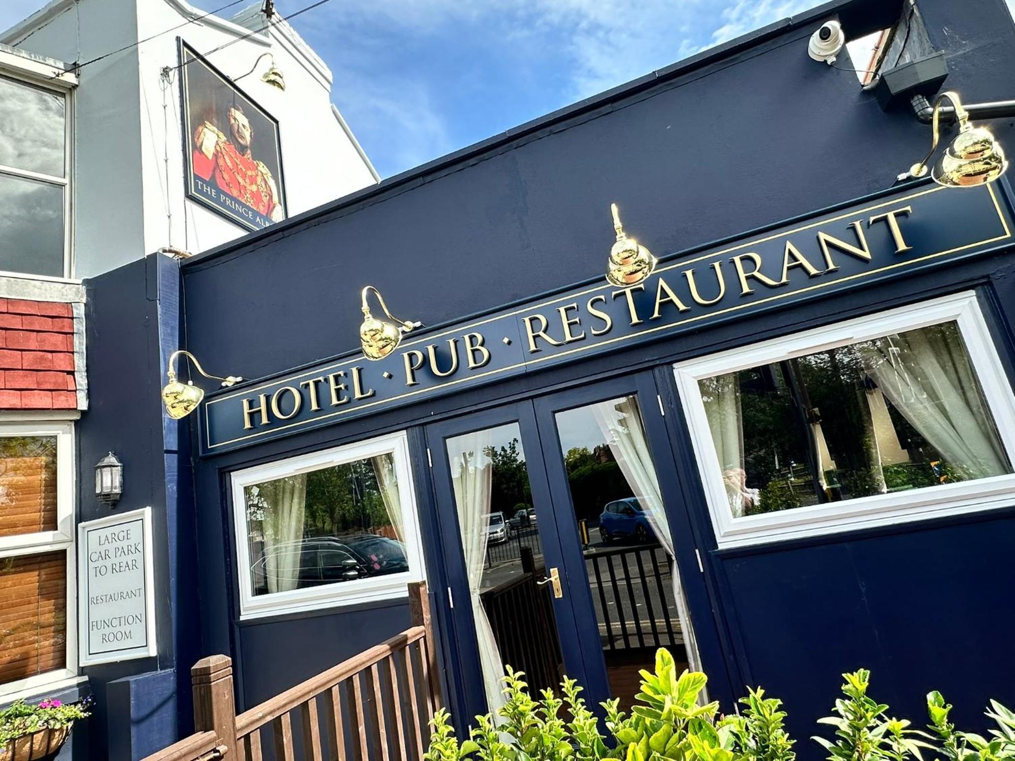 The Prince Albert Pub & Hotel Windsor Eksteriør billede